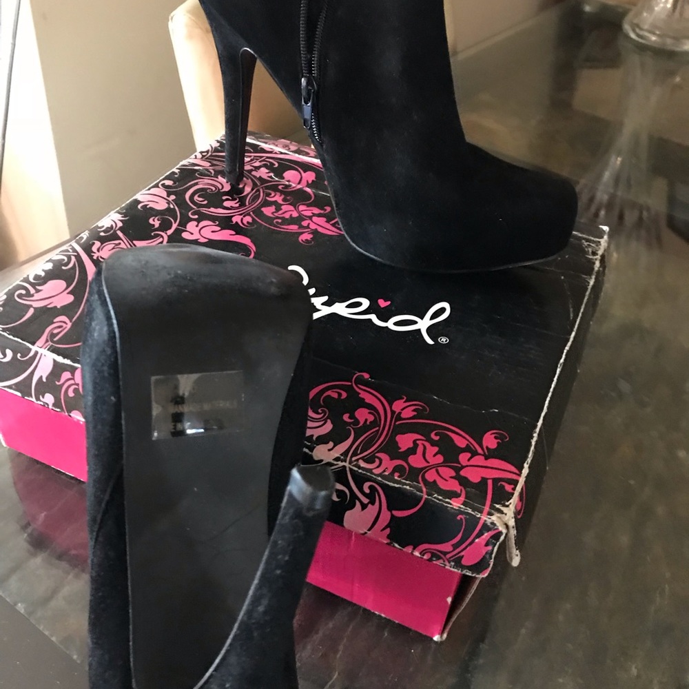 Bootie - Picture 4 of 4